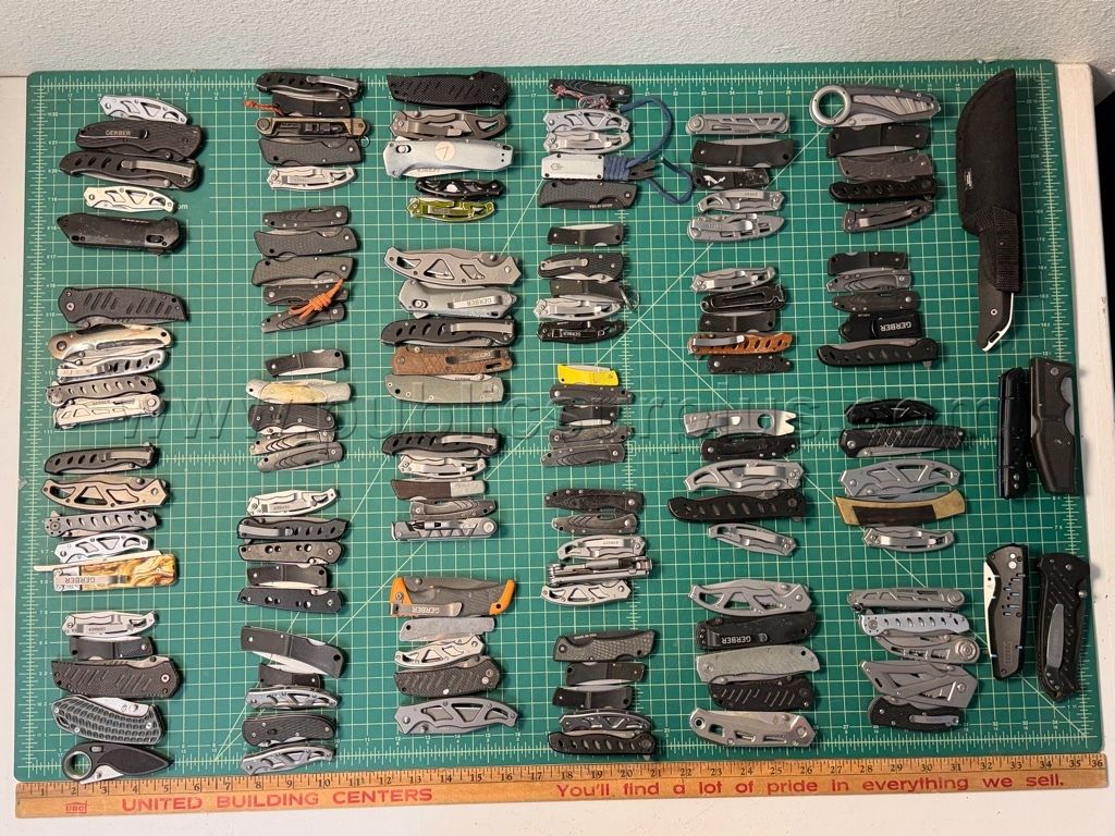 Gerber Knives - QTY 135 - Shipping $20.00 — photo 1