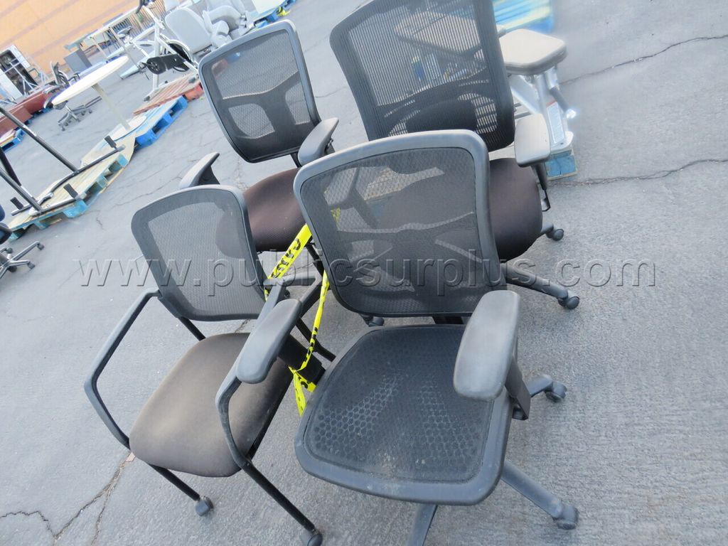 Lot of 4 Chairs - photo 1