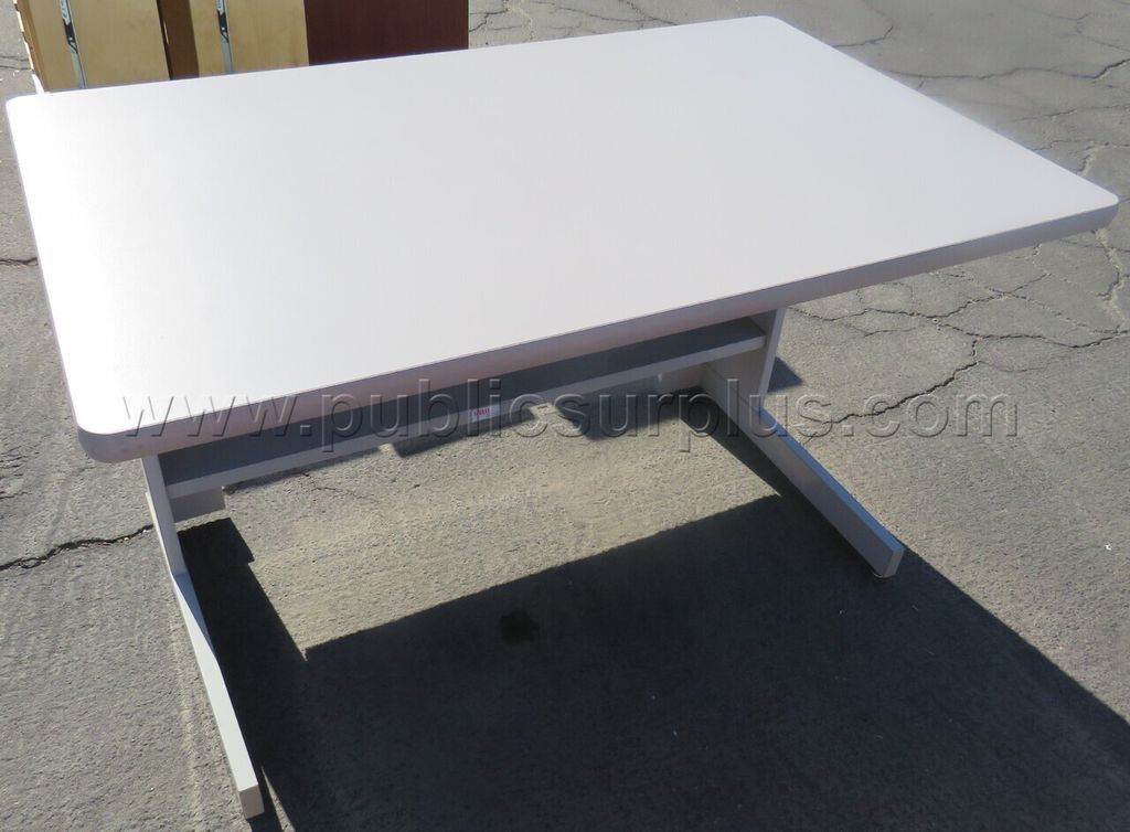 Desk — photo 1
