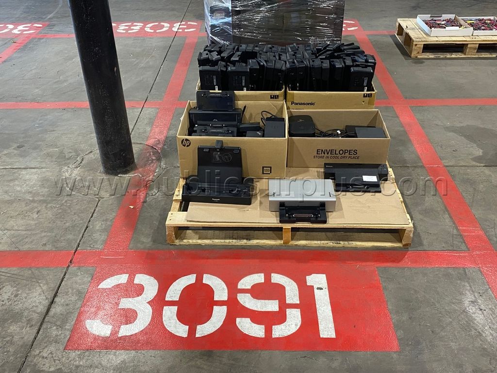 1 Pallet of Docking Stations /RA - photo 1
