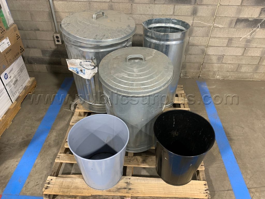 Metal Trash Bins /KK — photo 1