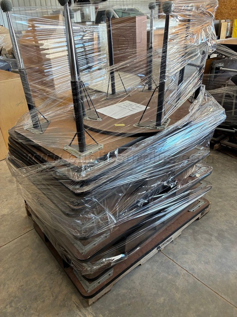 24 Tables — photo 1