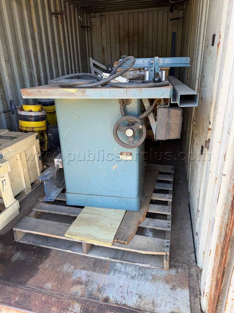 Table Saw — photo 1