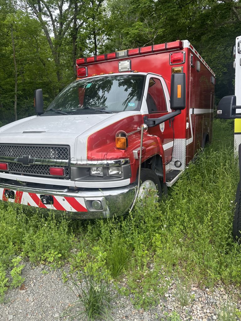 2008 Chevy 4500 Ambulance — photo 1