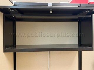 Office desk / cubicle — photo 1