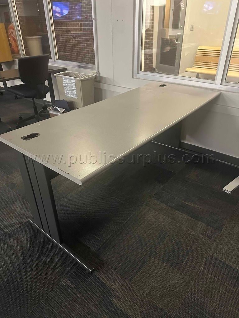 Student Desk — photo 1