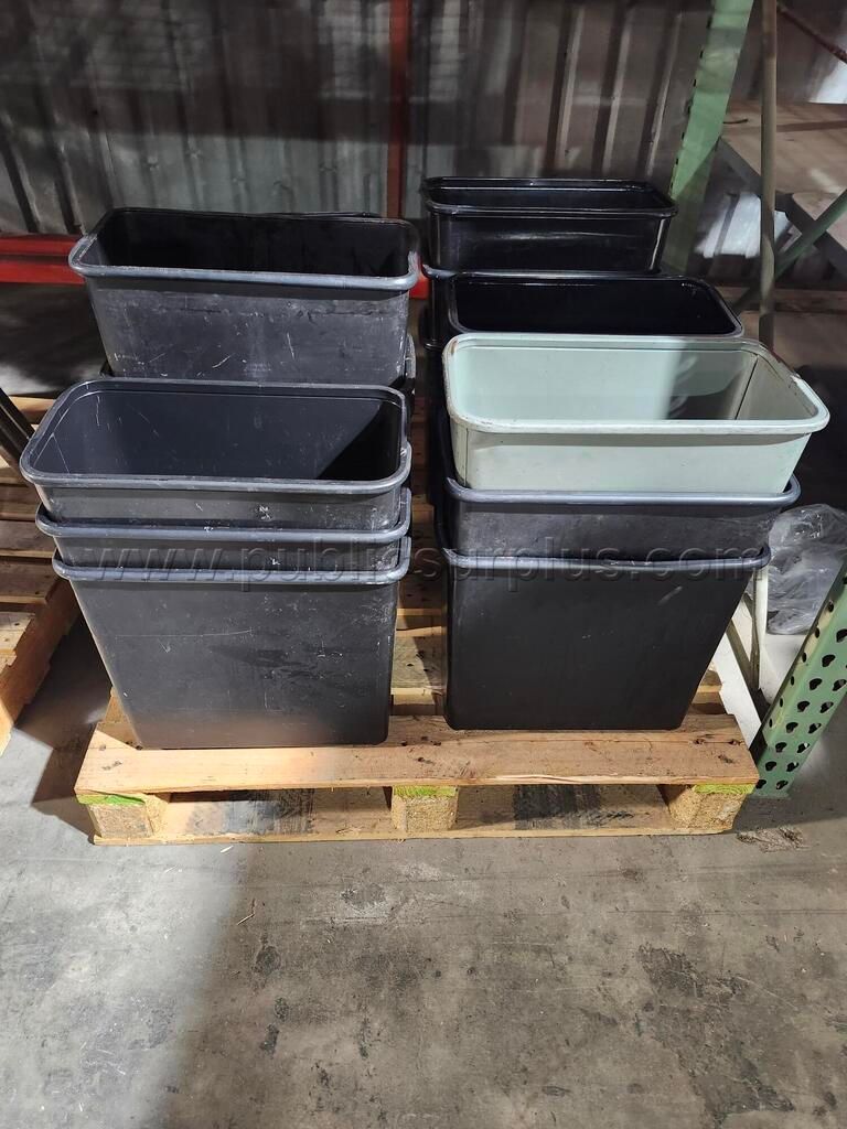 PW-26-113-TRASH CANS — photo 1