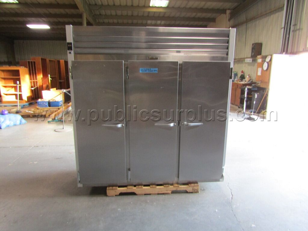 TRAULSEN 3 DOOR FRIDGE - photo 1