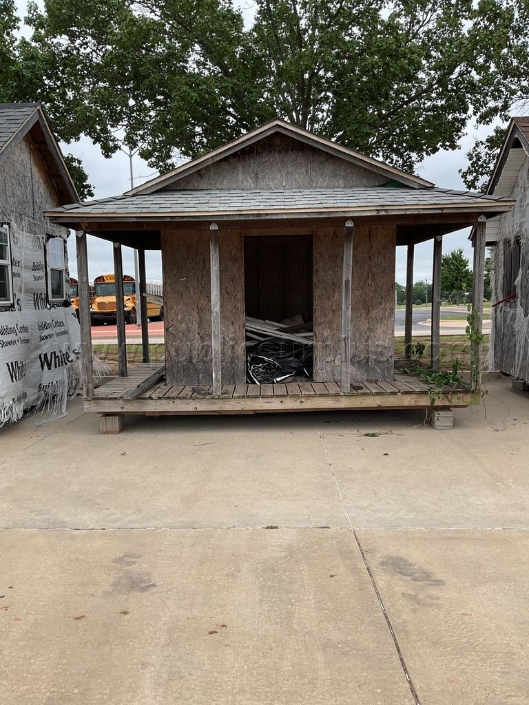 PLAYHOUSE #109 10x12 W/3 SIDED PORCH - photo 1