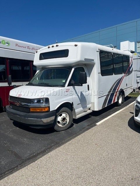 2017 Chevrolet Express 4500 parartransit (As-is) - photo 1