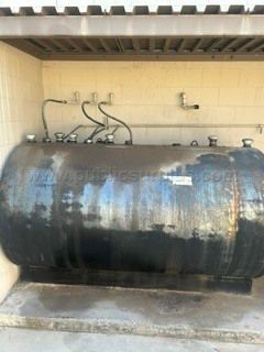 Oil Tank Storage/Compartment Storage Amounts in Description — photo 1