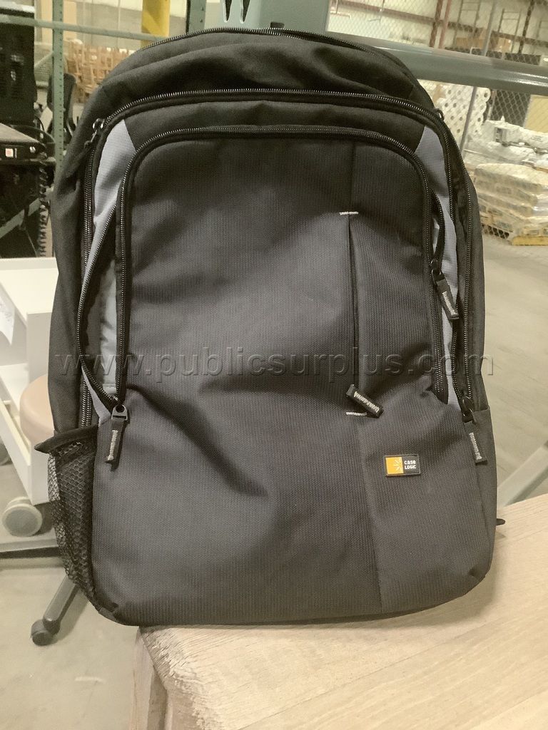1 backpack — photo 1