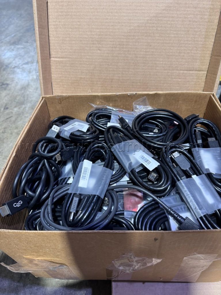 Lot of 5ft HDMI to HDMI cables — photo 1