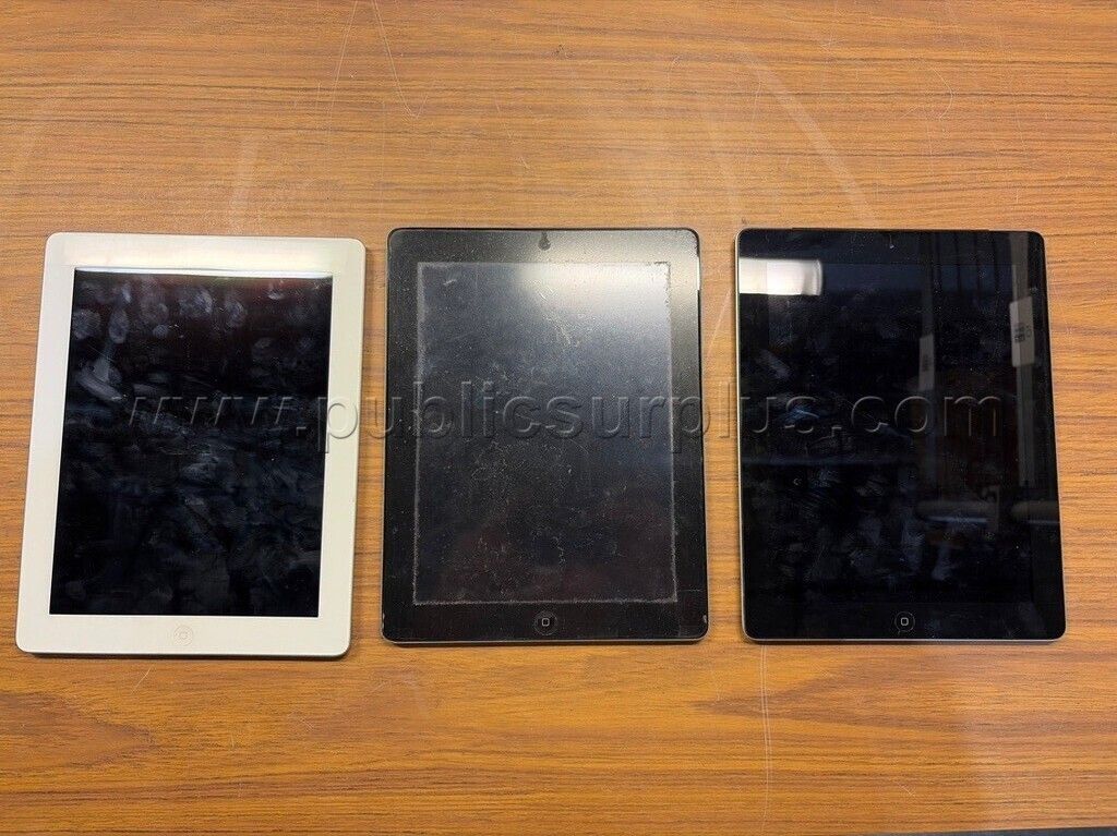 (3) Apple iPads A1416 A1385 A1396 - photo 1