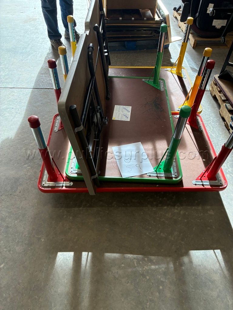 Tables — photo 1
