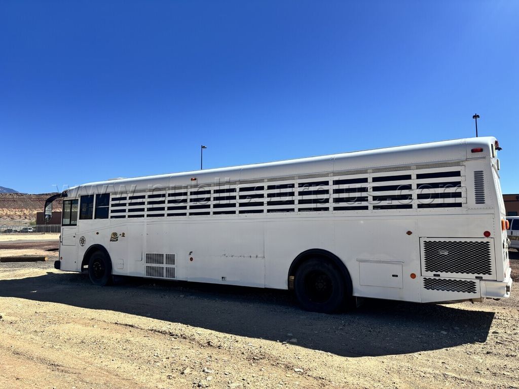2003 THOMAS BUILT BUS — photo 1