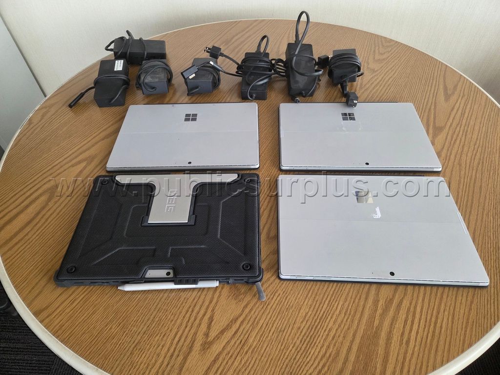 (4) Microsoft Surface Pro Tablets and Accessories - photo 1
