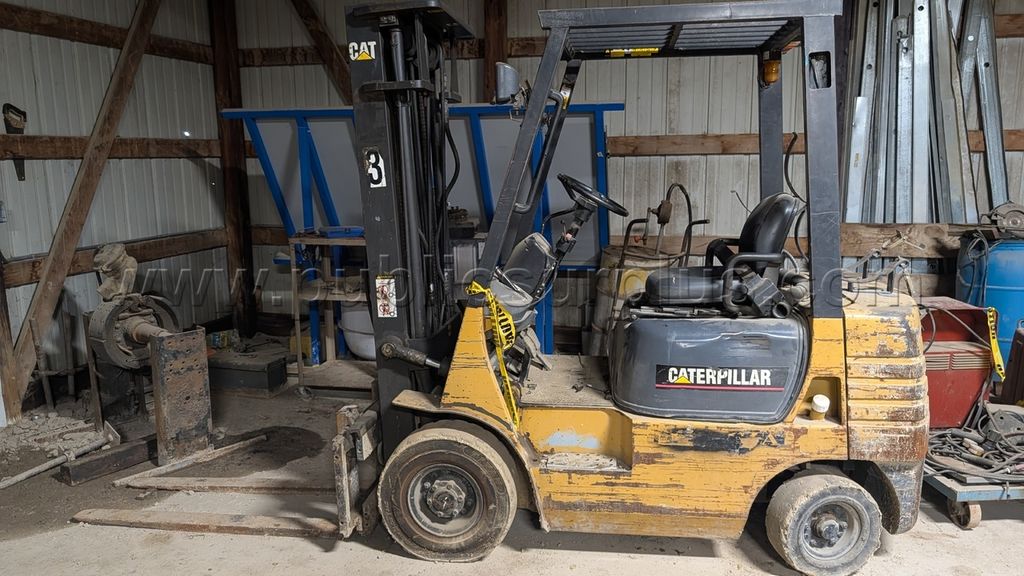 Caterpillar Forklift - photo 1