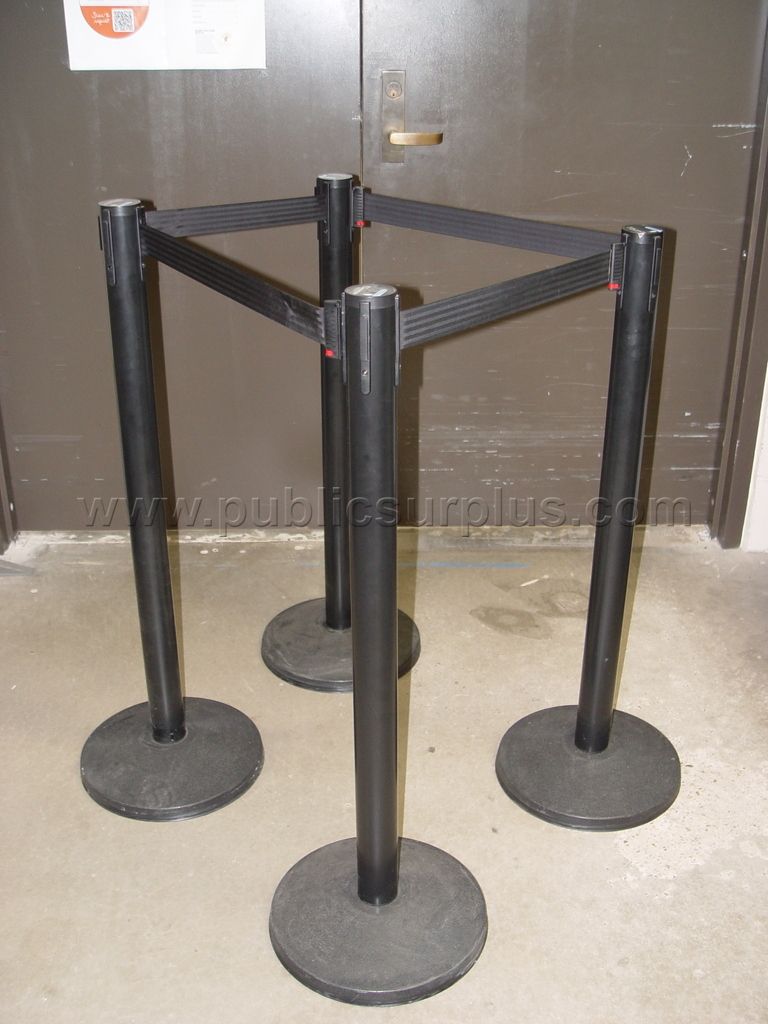 (4) Crowd Control Posts - photo 1
