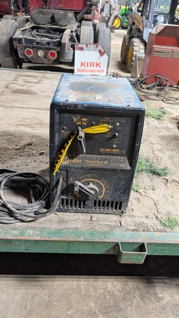 Miller Thunder Bolt XL Arc Welder - photo 1