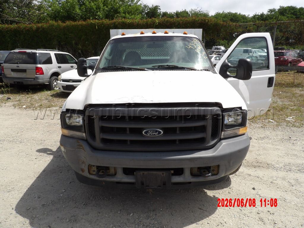 2004 Ford F350 — photo 1