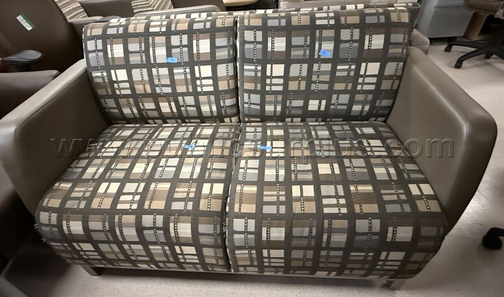Auction#502- Loveseat - photo 1