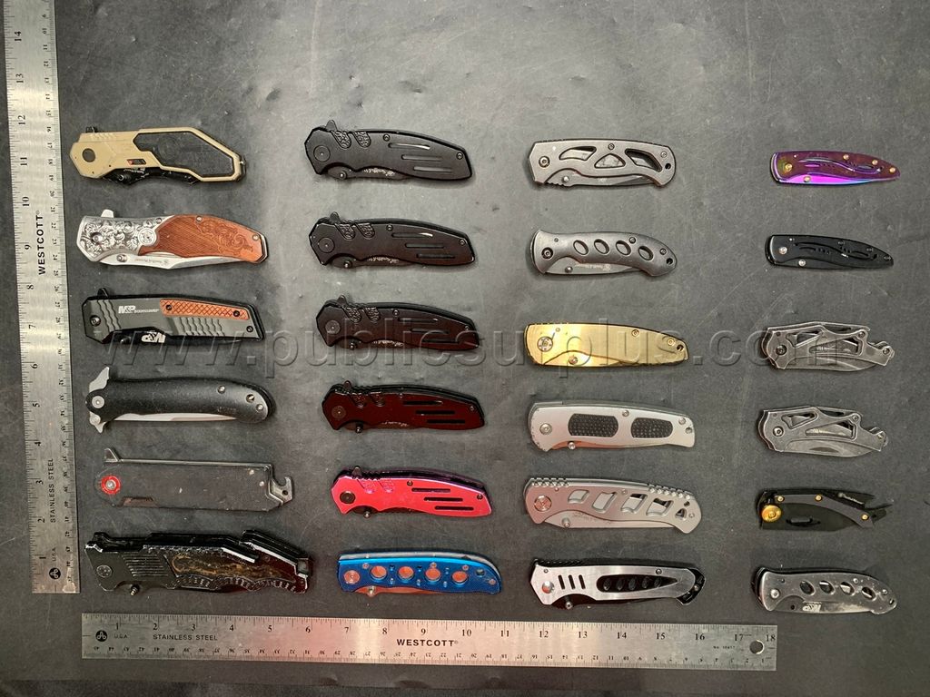 Smith & Wesson Knives - Shipping $14.99 /KK - photo 1