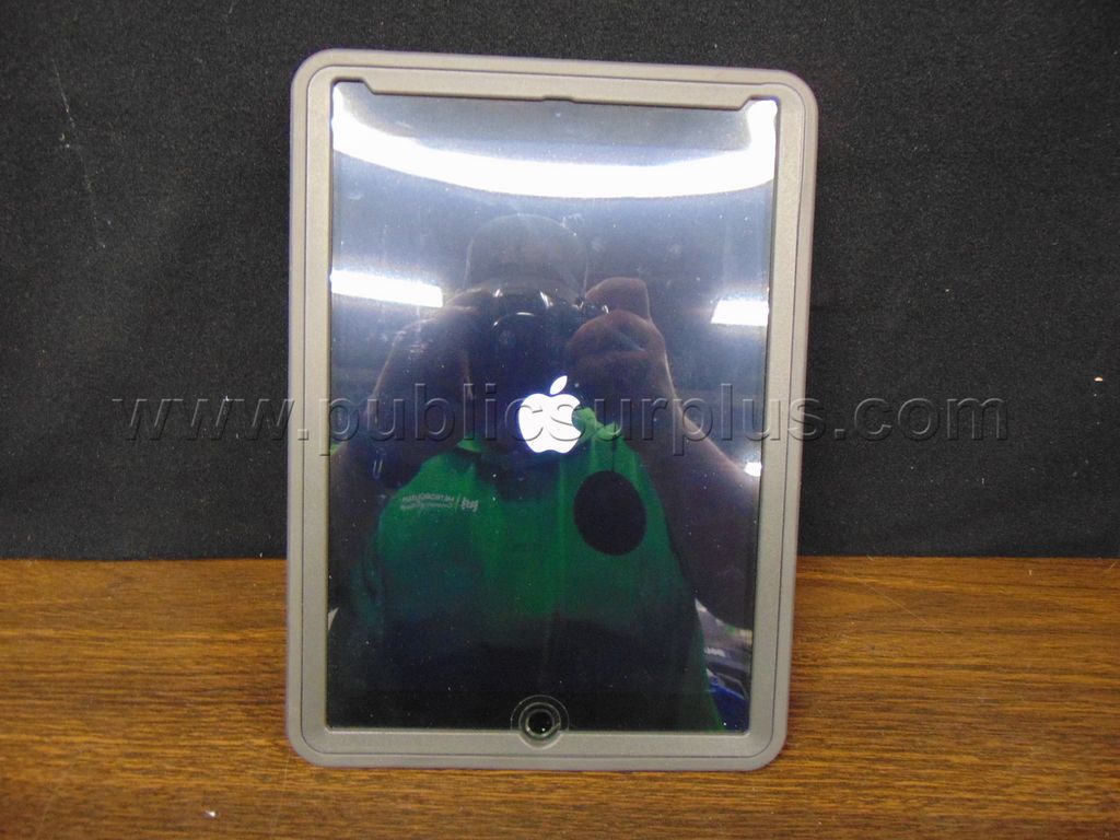 iPad Air Lot #4979 - photo 1