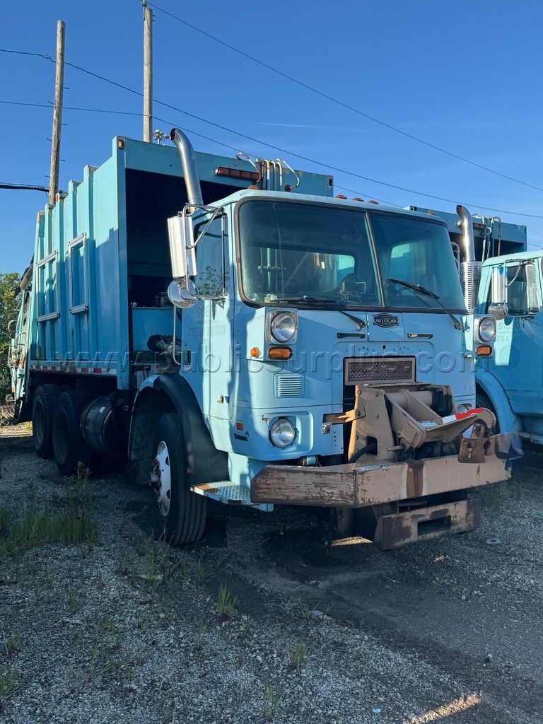 2003 AUTOCAR XPEDITOR GARBAGE TRUCK - photo 1