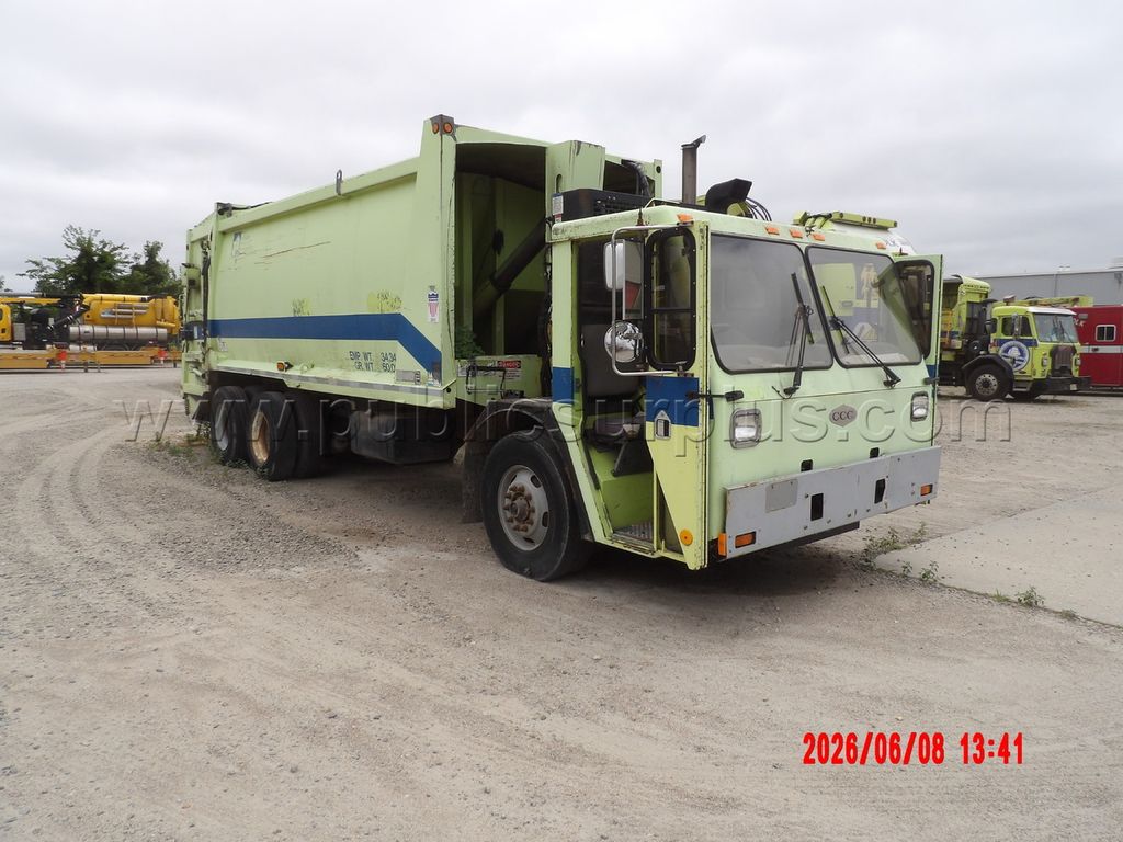2007 Crane Carrier Side loader - photo 1