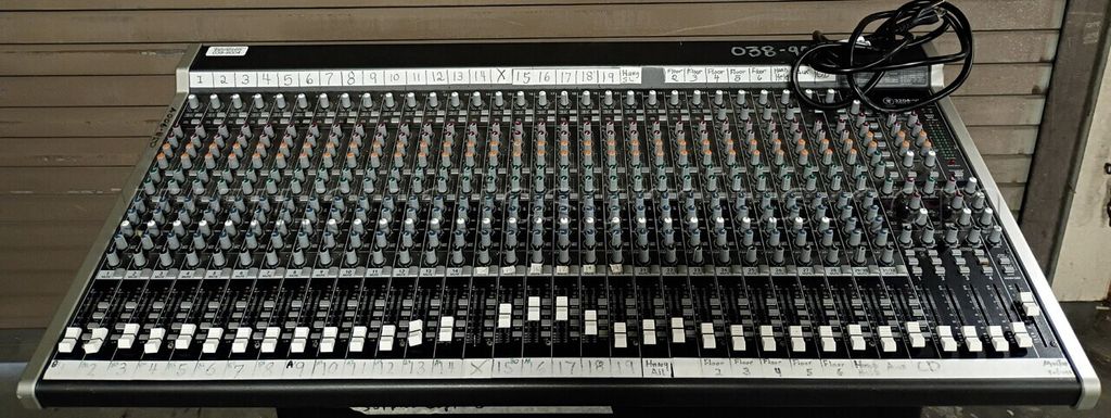 32 CHANNEL MACKIE MIXING BOARD - photo 1