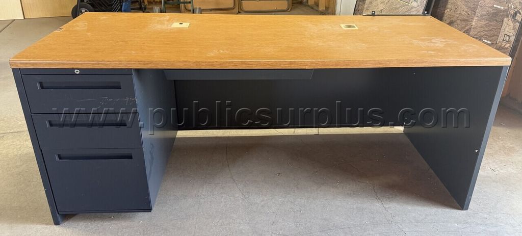 Desk with Return and and Hutch - photo 1