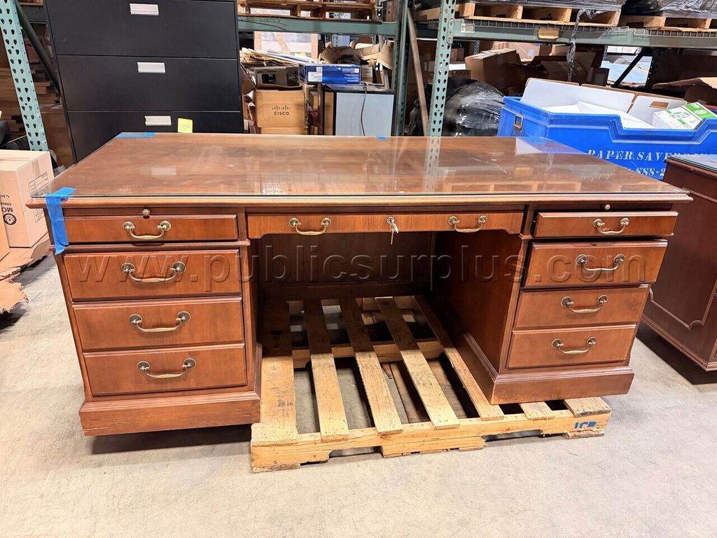 Office furniture set. - photo 1