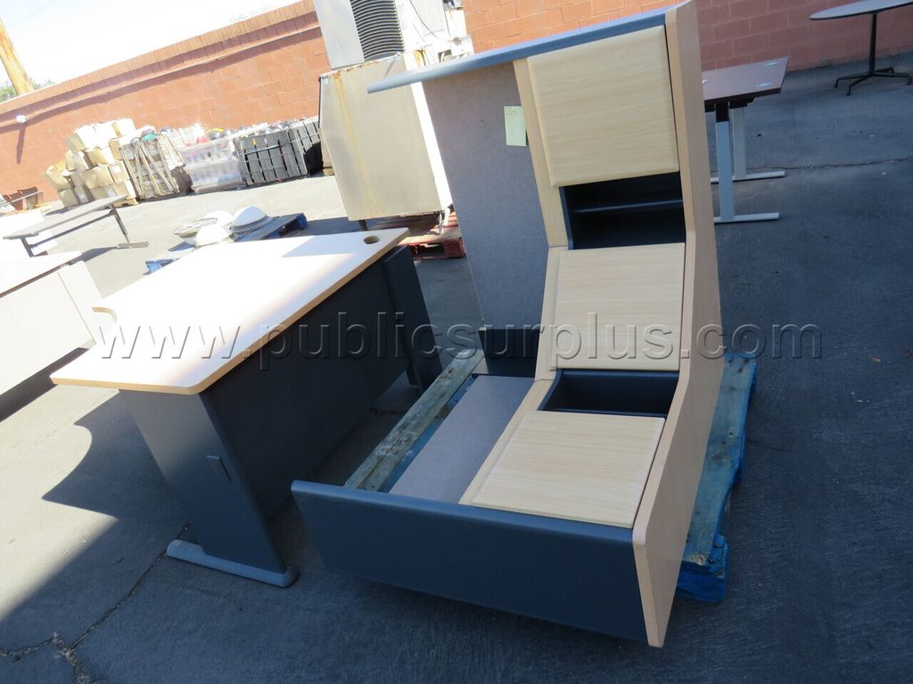 Desk with Hutch - photo 1