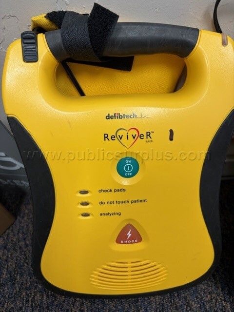 AED Defitech Machine - photo 1
