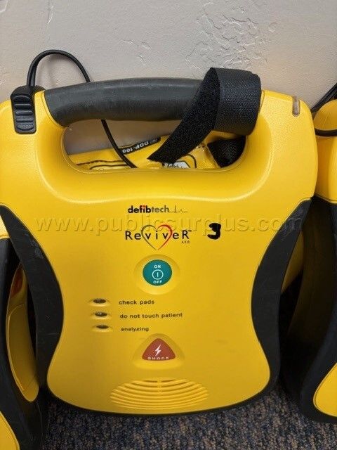 AED Defitech Machine - photo 1