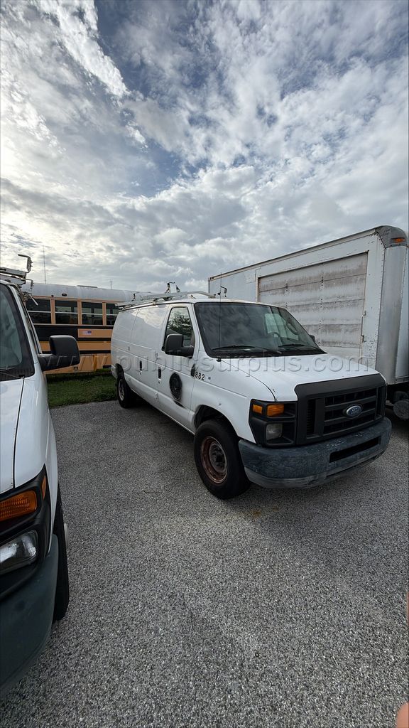 Ford Van 3/4 ton - photo 1