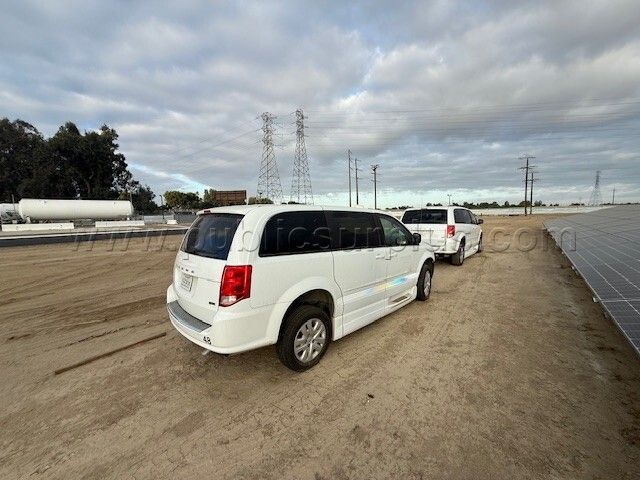 2017 Dodge Grand Caravan BraunAbility Wheelchair lift conversion - photo 1
