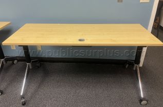 4 Tables with wheels - photo 1