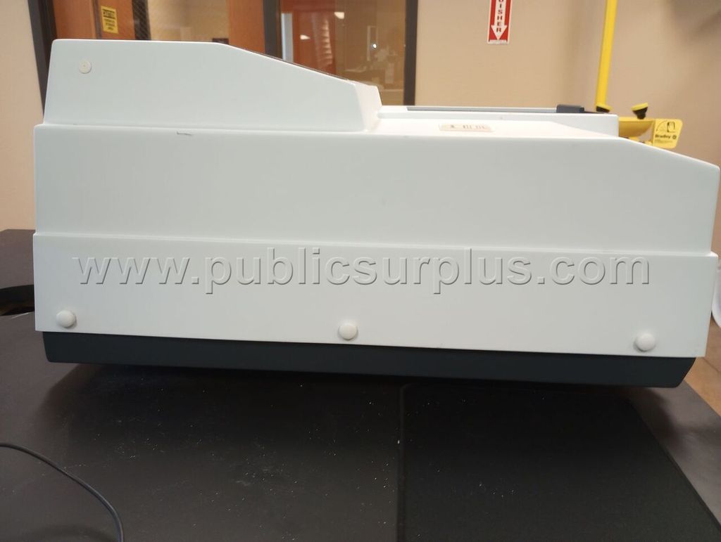 LOT 230  Agilent Cary 100 UV-Vis - photo 1