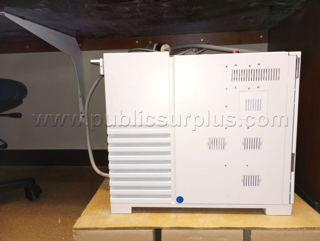 LOT 234 Shimadzu GC 2010 GC / Shimadzu AOC-5000 Auto Injector - photo 1