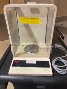 LOT 241 OHAUS analytical Balance - photo 1