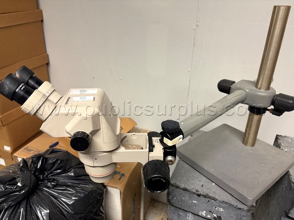 LOT 244 Olympus Micoscope 5260 - photo 1