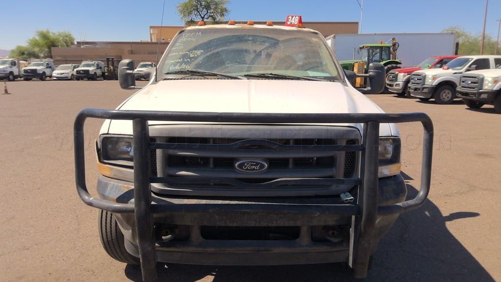 DFFM (FOA) - 10D016 - 2002 FORD F450 TRUCK 1.5 TON UTILITY BED - photo 1