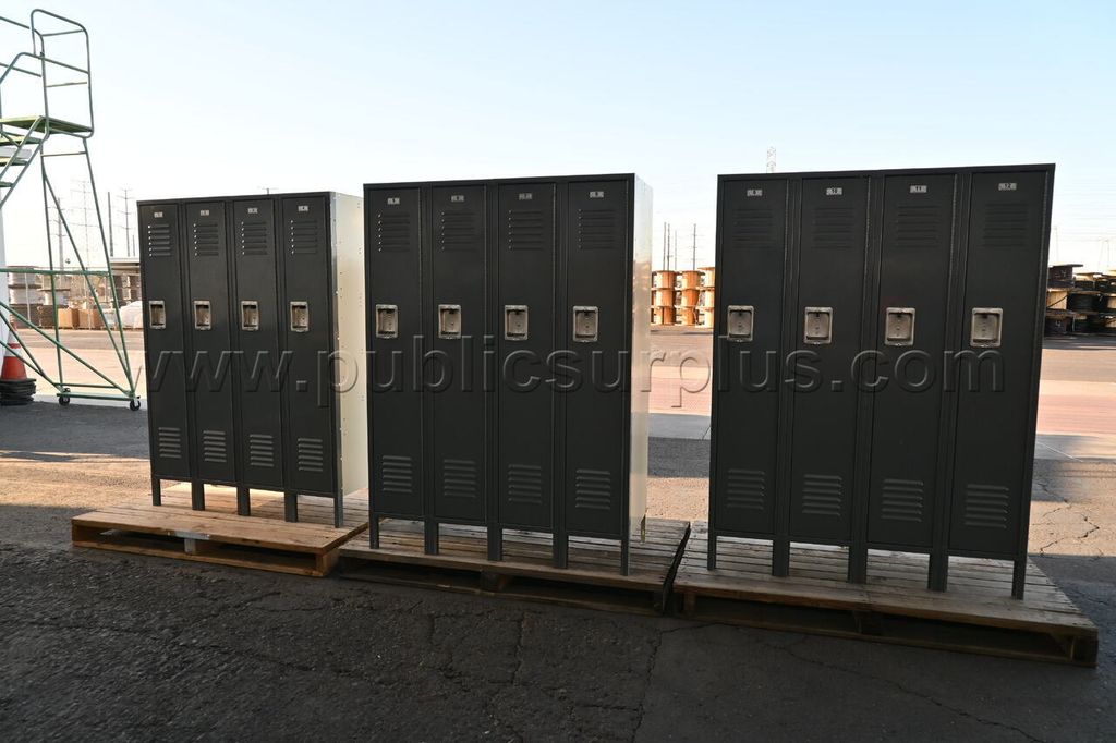 Lot of 3 Sets of Lockers - photo 1