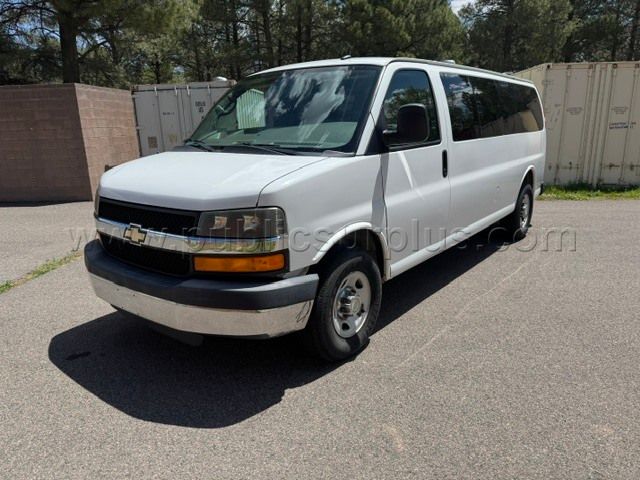 2013 Chevy Passenger Van - photo 1