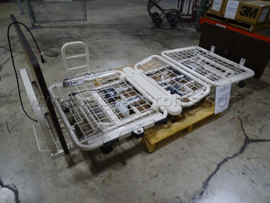 Medical Care Bed - photo 1