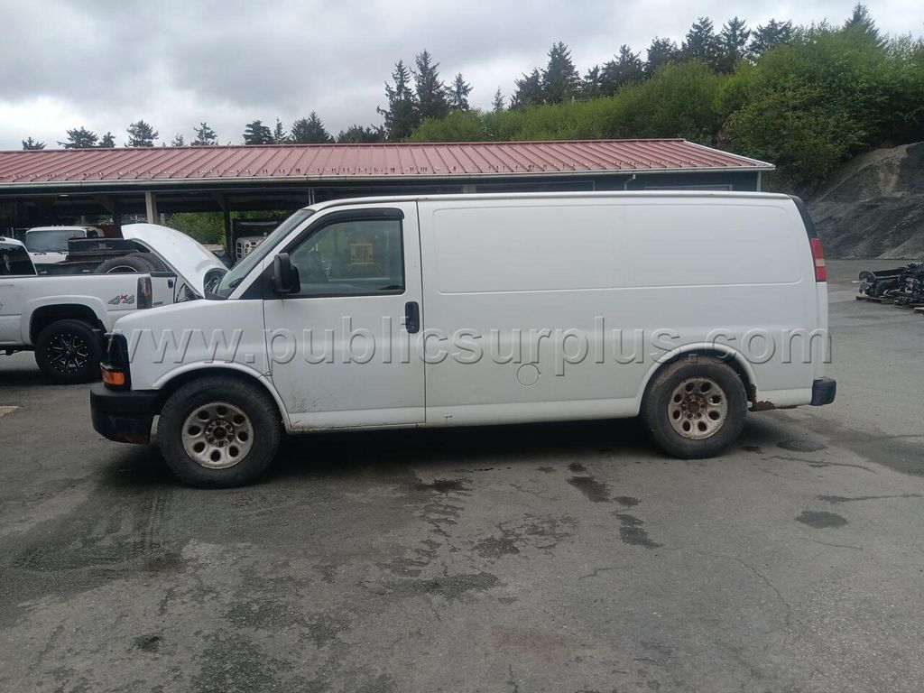 2011 Chevy Express AWD - photo 1