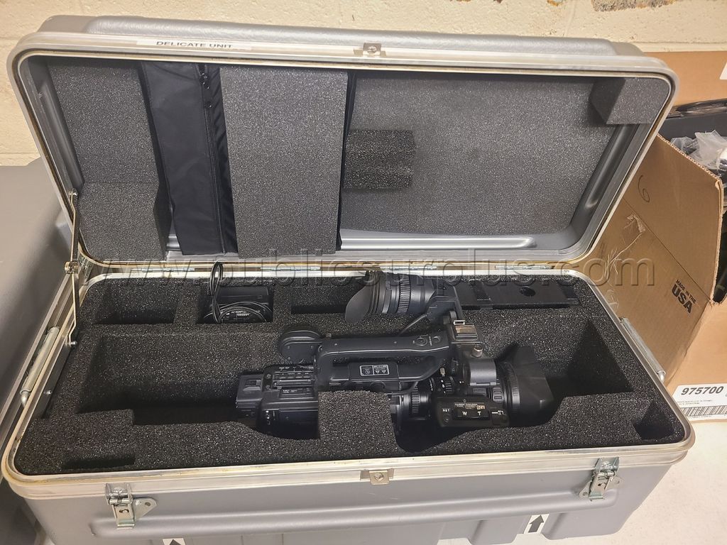 JVC GY-HD100 - photo 1