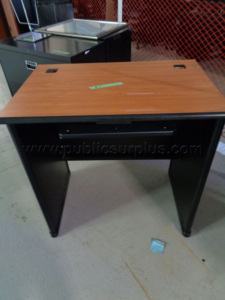 Check-In Desk *Good Condition* - photo 1